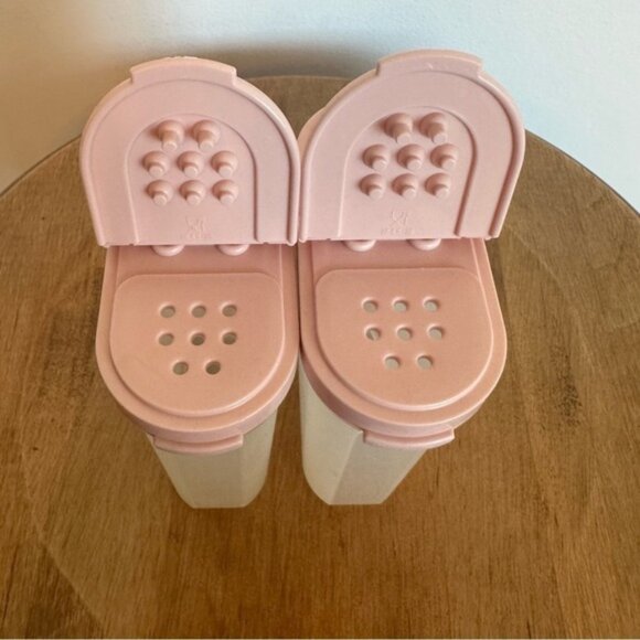 Pair of Vintage Tupperware Spice Shaker Salt Pepper Containers Pink With Lids x2 - Picture 9 of 13